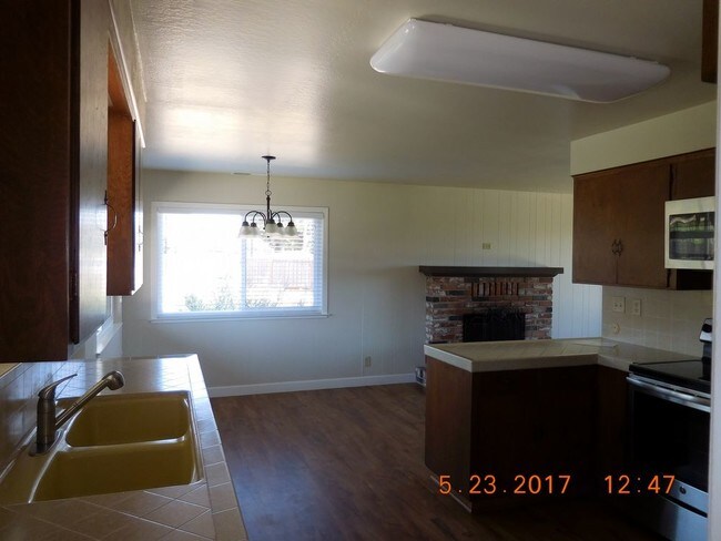 Foto del edificio - 436 River Rd