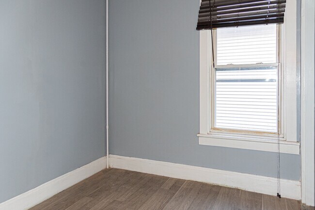 Building Photo - 40 2nd Ave
