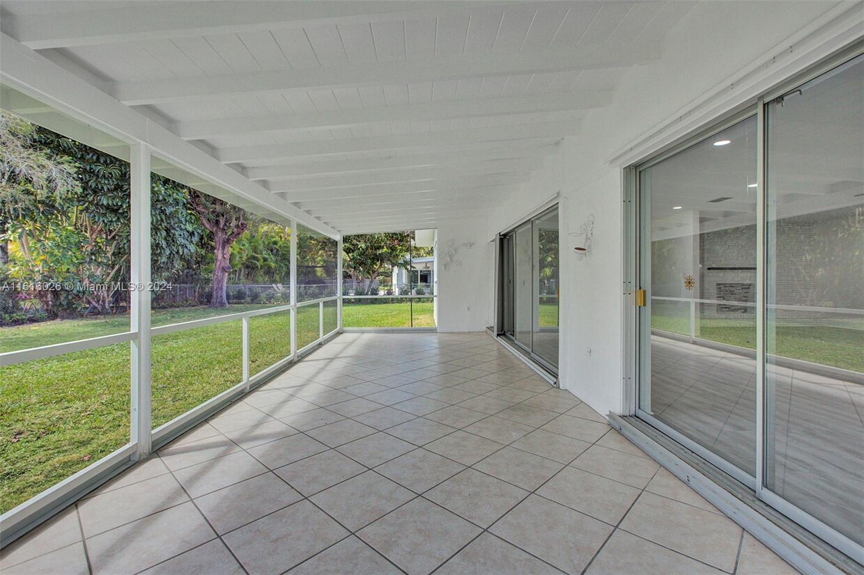 Foto principal - 7300 SW 166th St