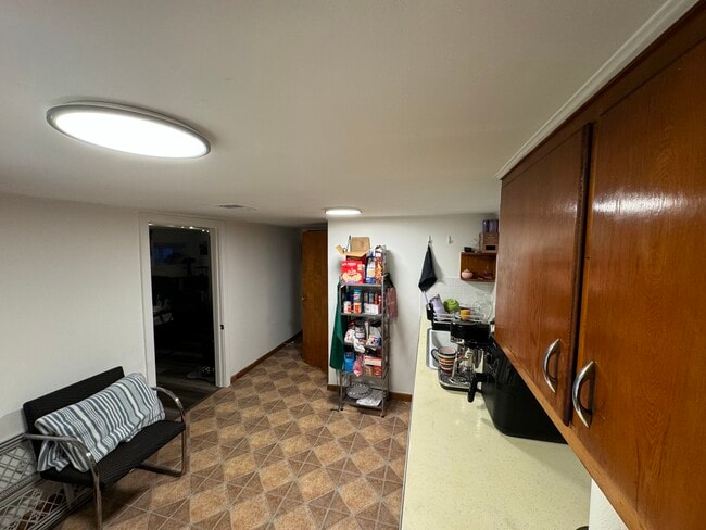 Kitchen - 5524 N Mont Clare Ave
