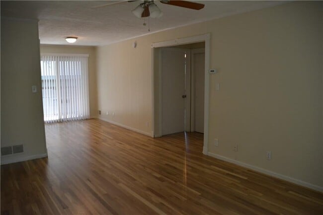 Building Photo - 1299 Cumberland Rd NE