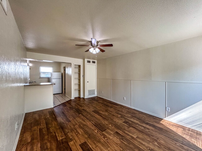 Building Photo - Pecan Grove Apartments