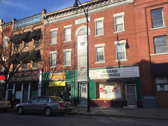 Building Photo - 2021 E Carson St