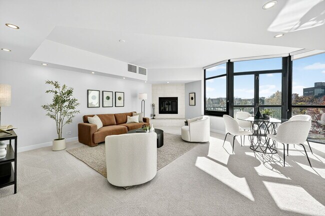 Foto del edificio - 1350 Lawrence St