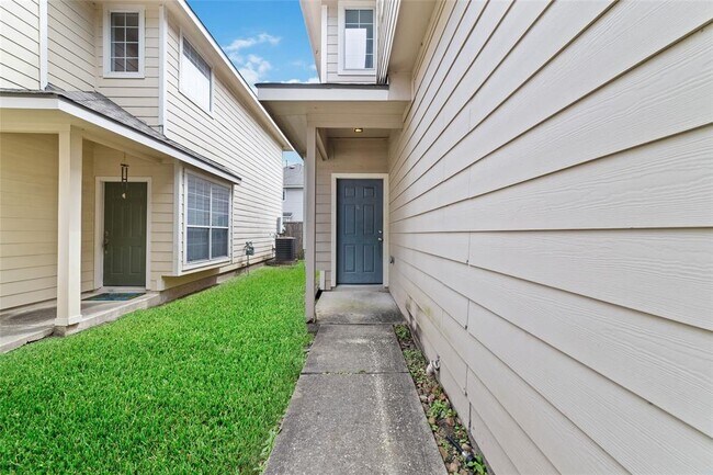 Building Photo - 8734 Rainglen Ln