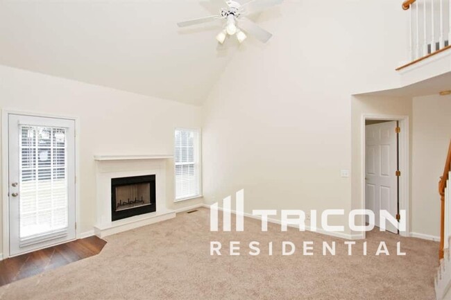 Foto del edificio - 114 Willow Crest Ct