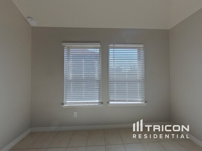 Foto del edificio - 125 Acadia Ln