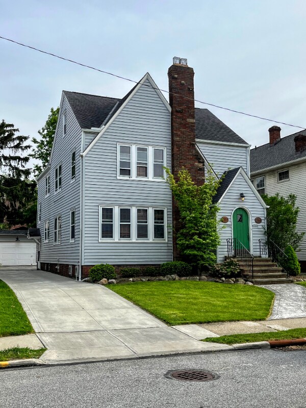 15015 Athens Ave Unit UPR, Lakewood, OH 44107 Apartment for Rent in