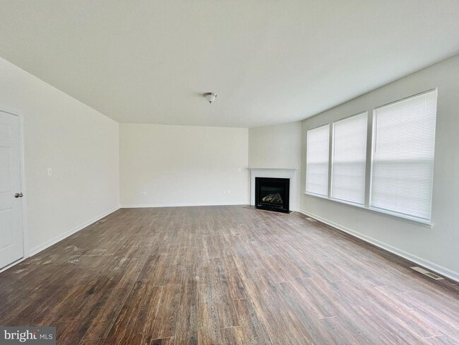 Building Photo - 38 Carriage Hill Dr