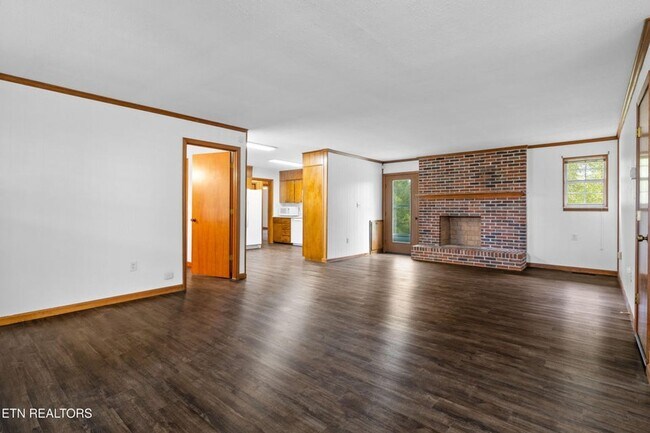 Foto del edificio - Maryville 37803 - 4 bedroom 2 bath - call Jackie Mills 865-748-2851