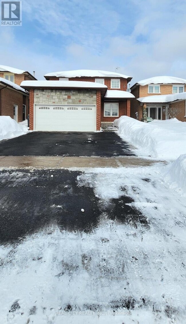 Photo du bâtiment - 229 Kingsbridge Garden Cir