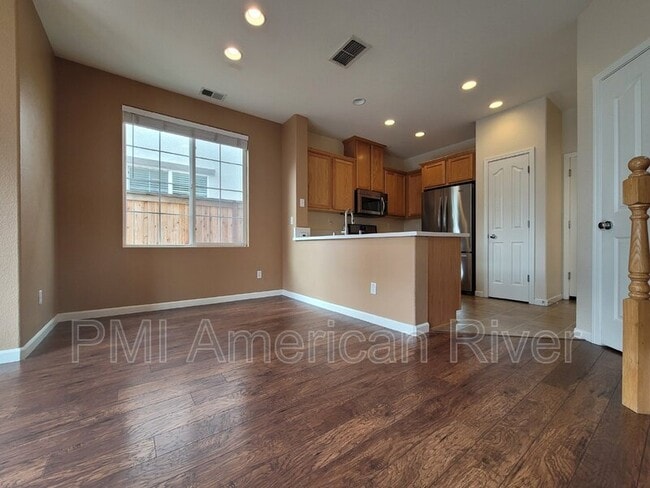 Building Photo - 8353 Roseto Rd
