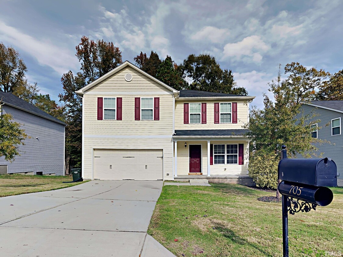 Foto principal - 705 Fanning Way