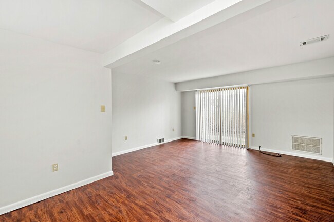 Building Photo - 170 Promenade St