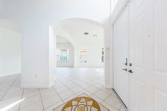Building Photo - 4981 SW 173rd Ave