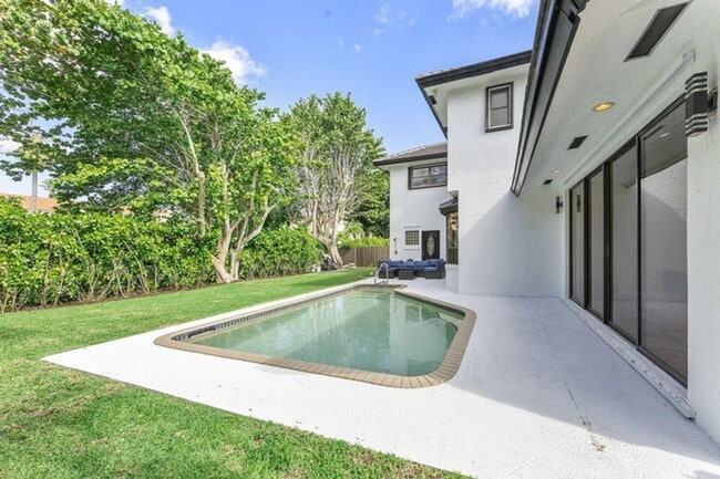 Photo - 150 Lucina Dr House