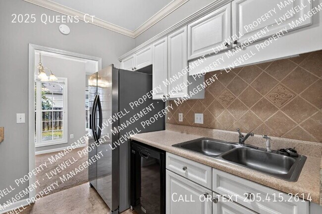 Foto del edificio - 2025 Queens Ct