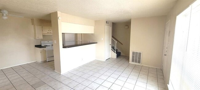 Foto del edificio - 5808 Wellington Dr