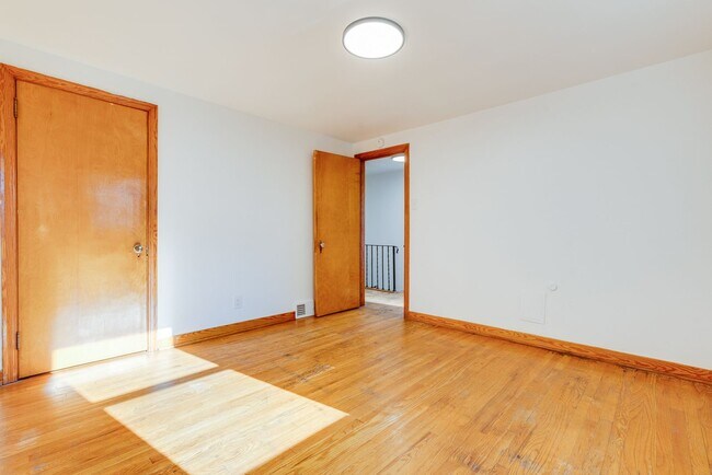 Foto del edificio - 350 W 12th Ave