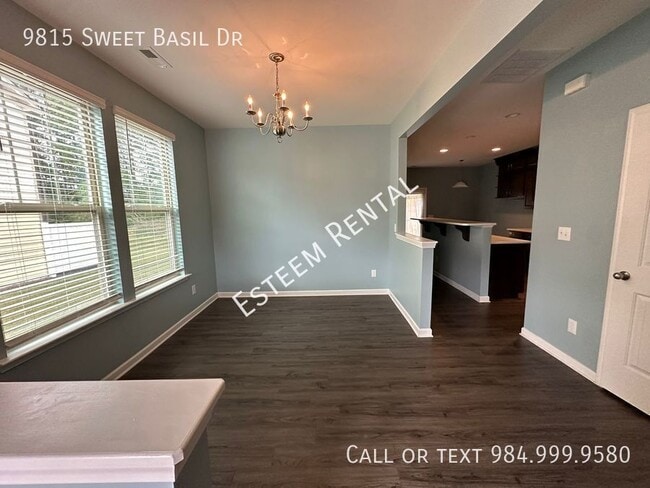 Building Photo - 9815 Sweet Basil Dr