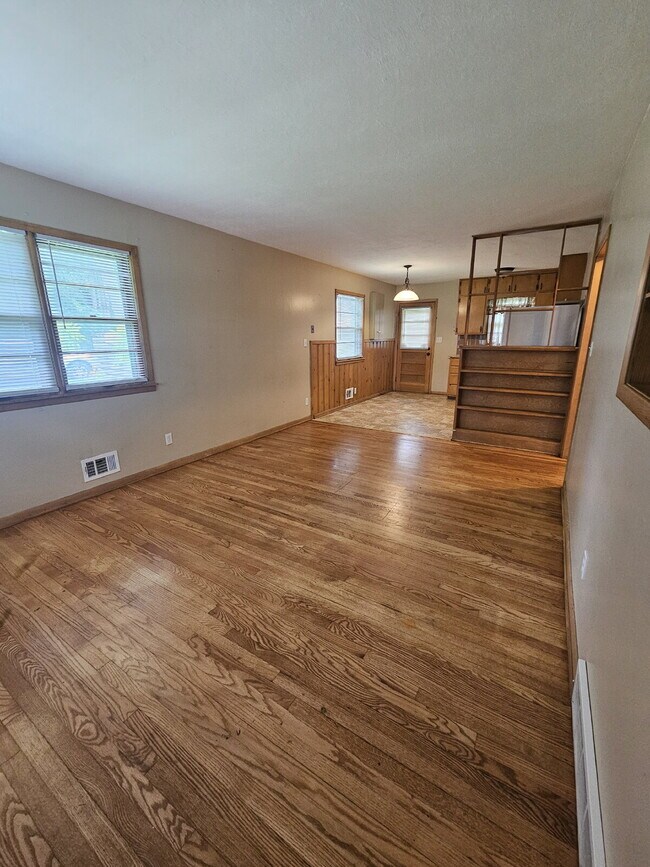 Foto del edificio - Spacious 2BR duplex with garage!