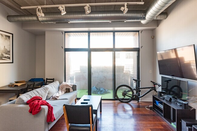 Foto del edificio - 3245 N Ashland Ave