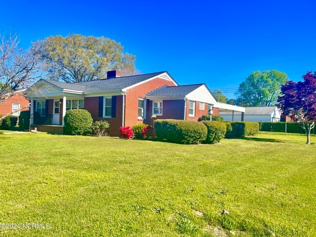 Building Photo - 2619 Crockett Dr