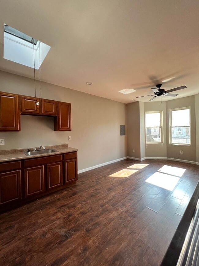 Foto del edificio - 1867 Clarence St