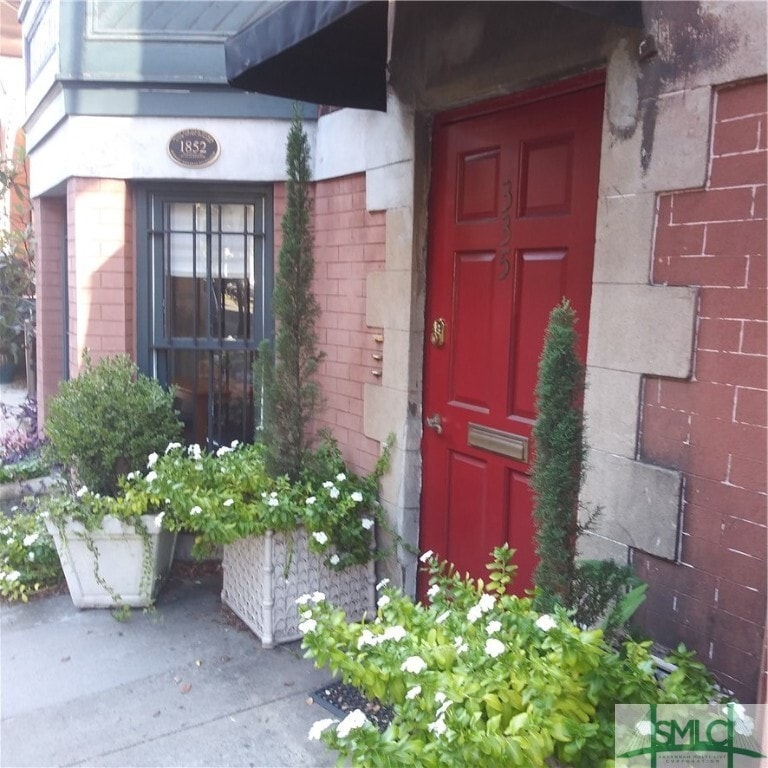 Primary Photo - 335 Whitaker St
