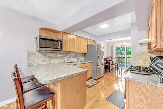 Foto del edificio - 411 Hickory Dr