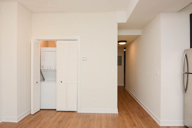 Foto del edificio - 4633 N Leavitt