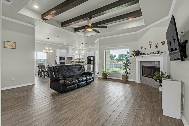 Building Photo - 6102 Messina Dr