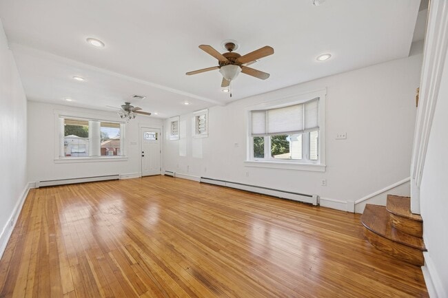 Charming 3-Bed Twin Home in the Heart of C... - Charming 3-Bed Twin Home in the Heart of C...
