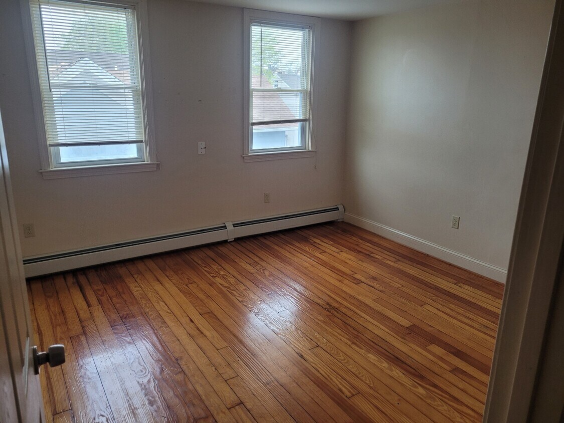 Building Photo - 147 Sumter St