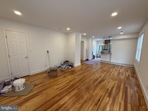 Building Photo - 618 Wolfe St