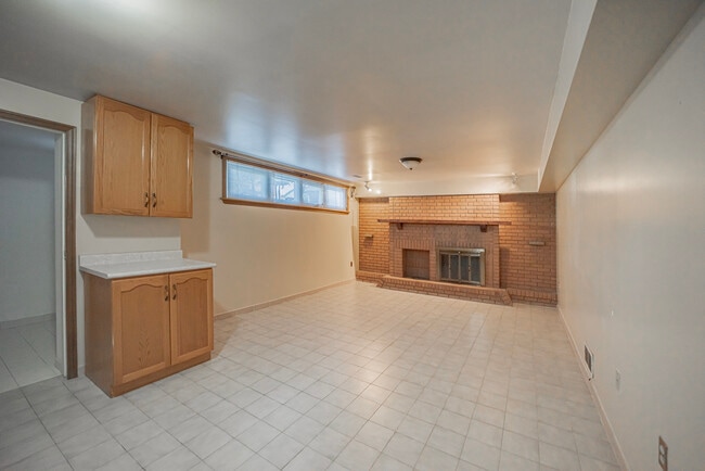 Building Photo - 49 Dundee Dr