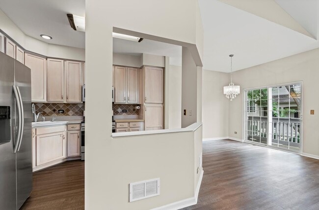 Building Photo - 1047 Chadwick Dr