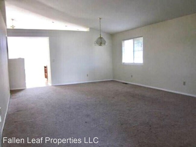 Building Photo - 3 br, 2 bath House - 1185 Red Leaf Way