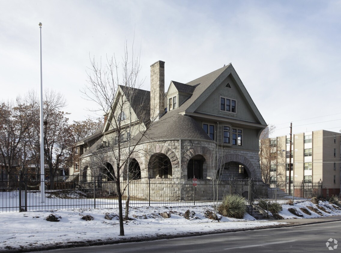 Primary Photo - Dave's Place