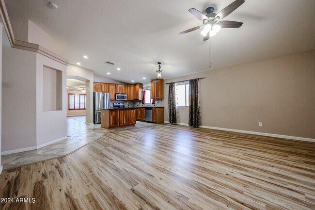 Foto del edificio - 3974 N Dead Wood Dr