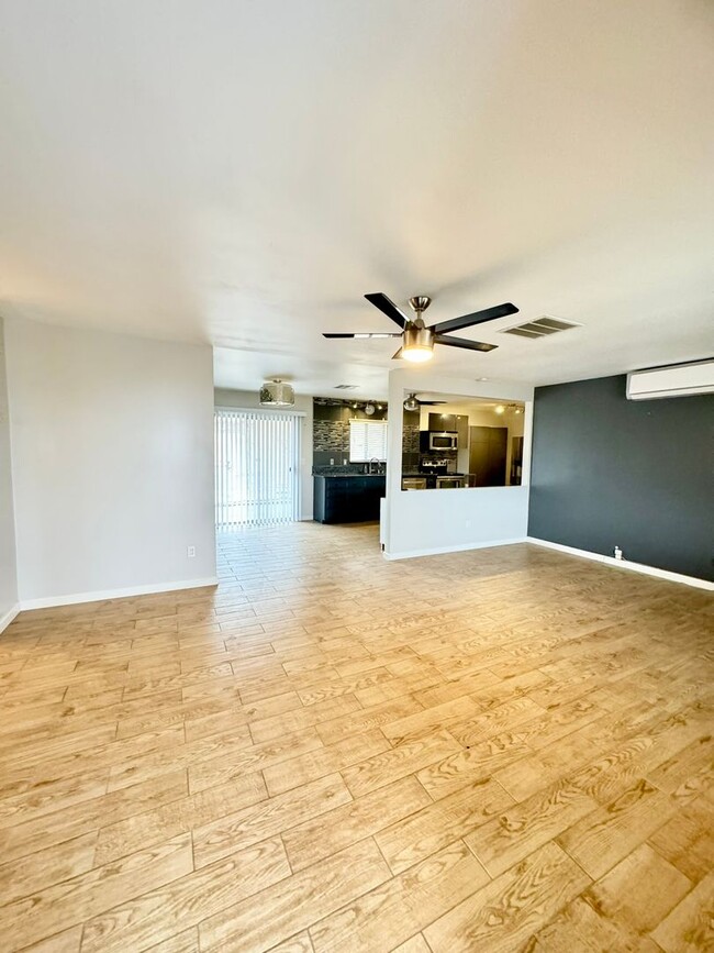 Foto del edificio - COMING SOON 3 bedroom 1.5 bathroom with amazing views of Morongo Valley