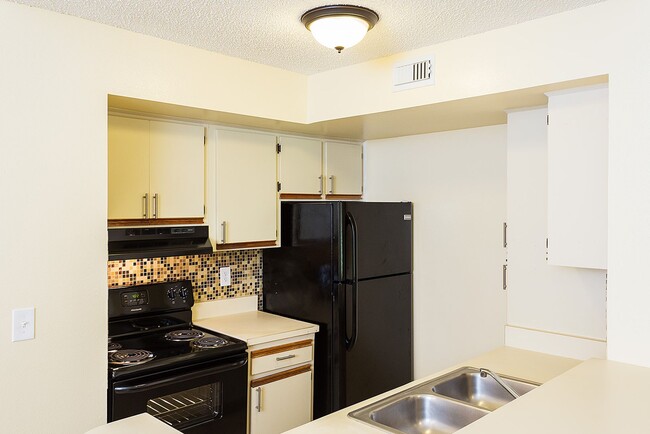 Building Photo - 437 Fountainhead Cir