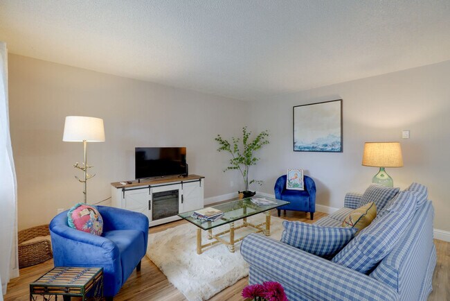 Building Photo - 4931 Catalina Dr