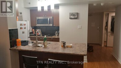 Building Photo - 200 Victoria St