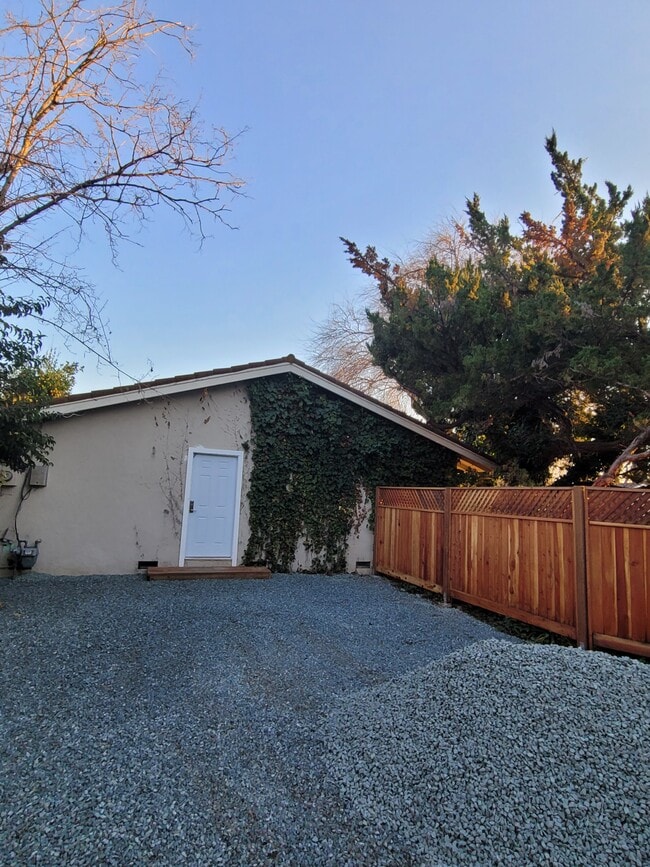 Photo - 1726 Crescent Dr House