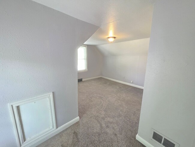 Building Photo - 3 Bed 1 Bath Single Family Home in Wisconsin Rapids