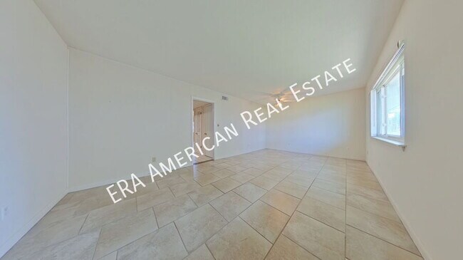 Foto del edificio - 726 Eglin Pkwy NE