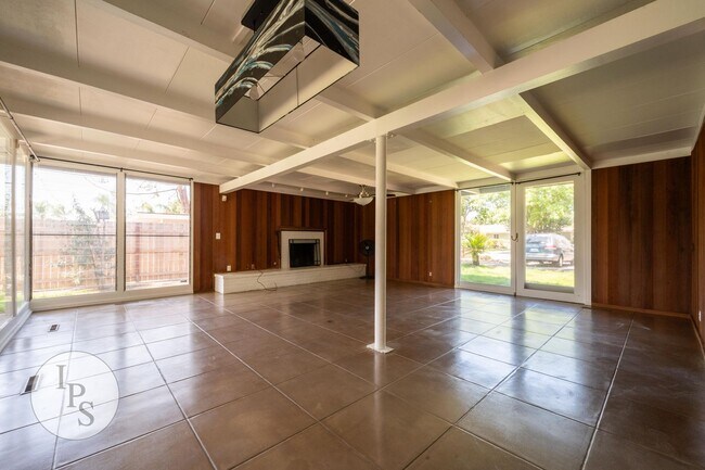 Foto del edificio - 4096 N Sherman St