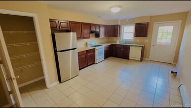 Building Photo - 50 Moultrie Ave
