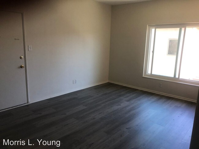 Building Photo - 4767-4771 San Vicente Blvd